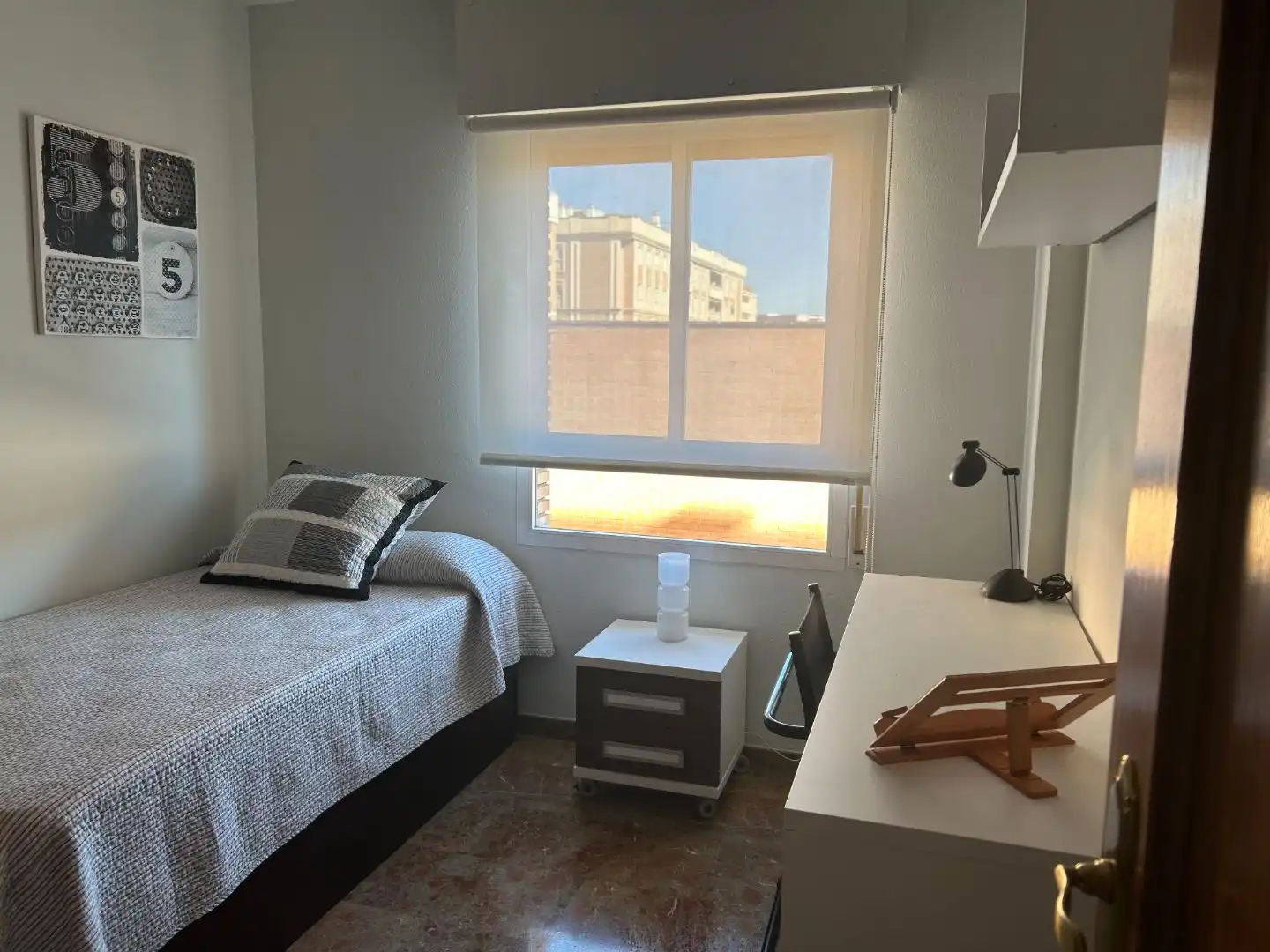 Habitación en Plaza de Vista Alegre, 3, Vista Alegre - Parque Cruz Conde Habitación de Piso para compartir en Córdoba con Aire acondicionado y Amueblado