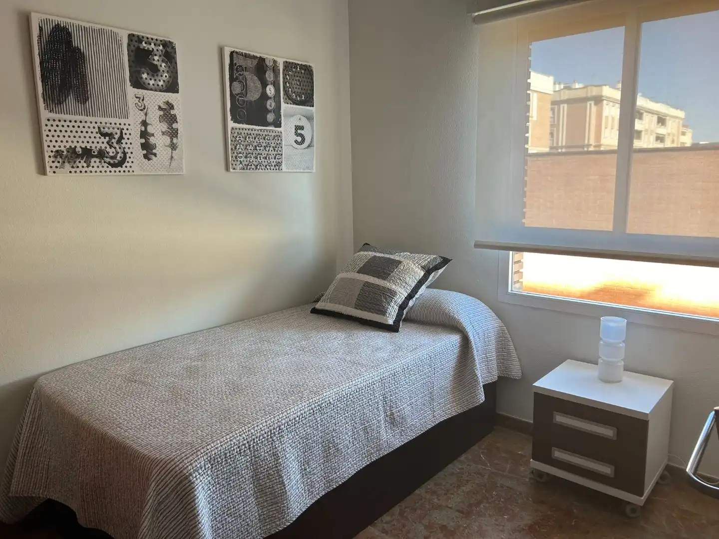 Habitación en Plaza de Vista Alegre, 3, Vista Alegre - Parque Cruz Conde Habitación de Piso para compartir en Córdoba con Aire acondicionado y Amueblado