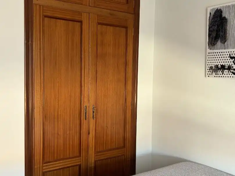 Habitación en Plaza de Vista Alegre, 3, Vista Alegre - Parque Cruz Conde Habitación de Piso para compartir en Córdoba con Aire acondicionado y Amueblado