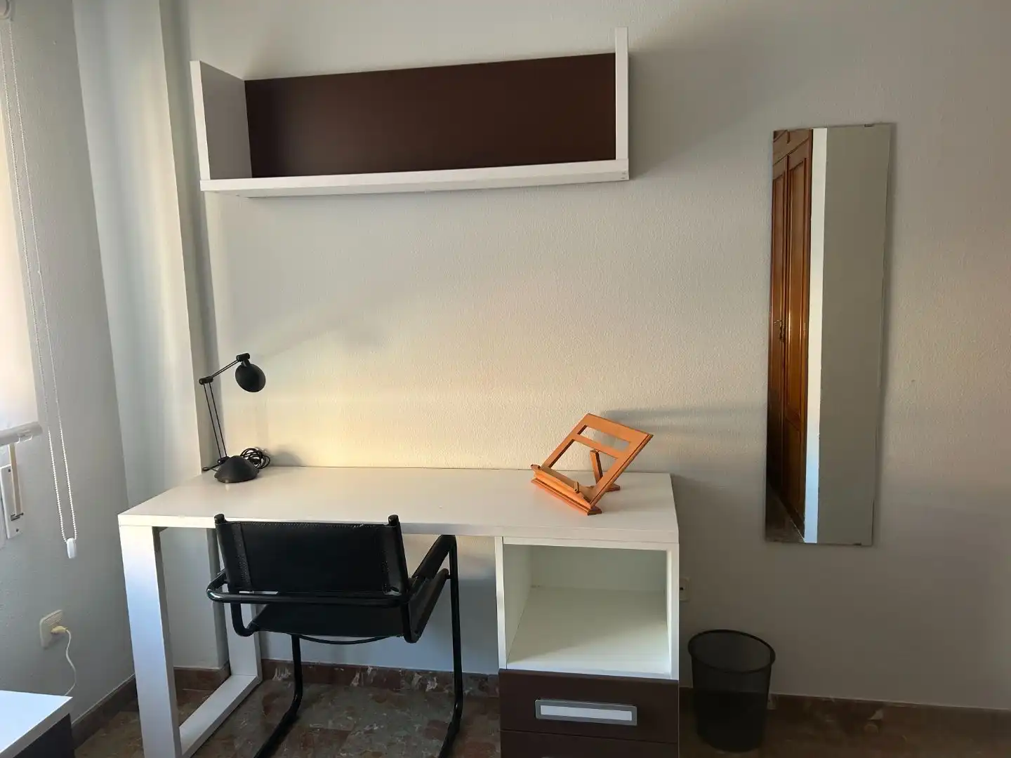 Habitación en Plaza de Vista Alegre, 3, Vista Alegre - Parque Cruz Conde Habitación de Piso para compartir en Córdoba con Aire acondicionado y Amueblado