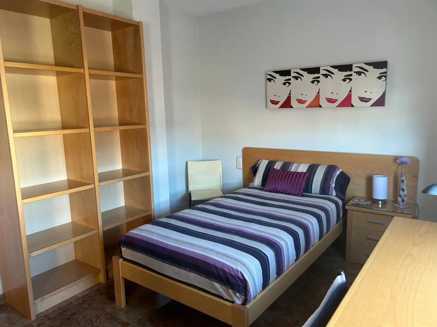 Habitación en Plaza de Vista Alegre, 3, Vista Alegre - Parque Cruz Conde Habitación de Piso para compartir en Córdoba con Aire acondicionado y Amueblado