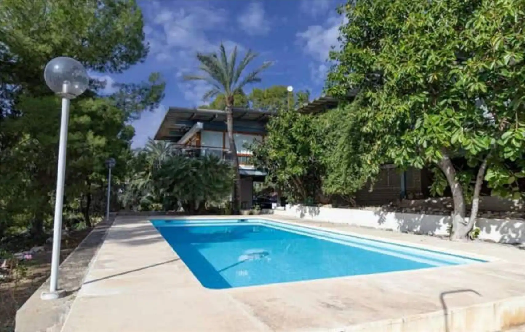 Casa adosada en venda a Guadalupe Piscina de Casa adosada en venda en Murcia amb Calefacció, Jardí privat i Terrassa