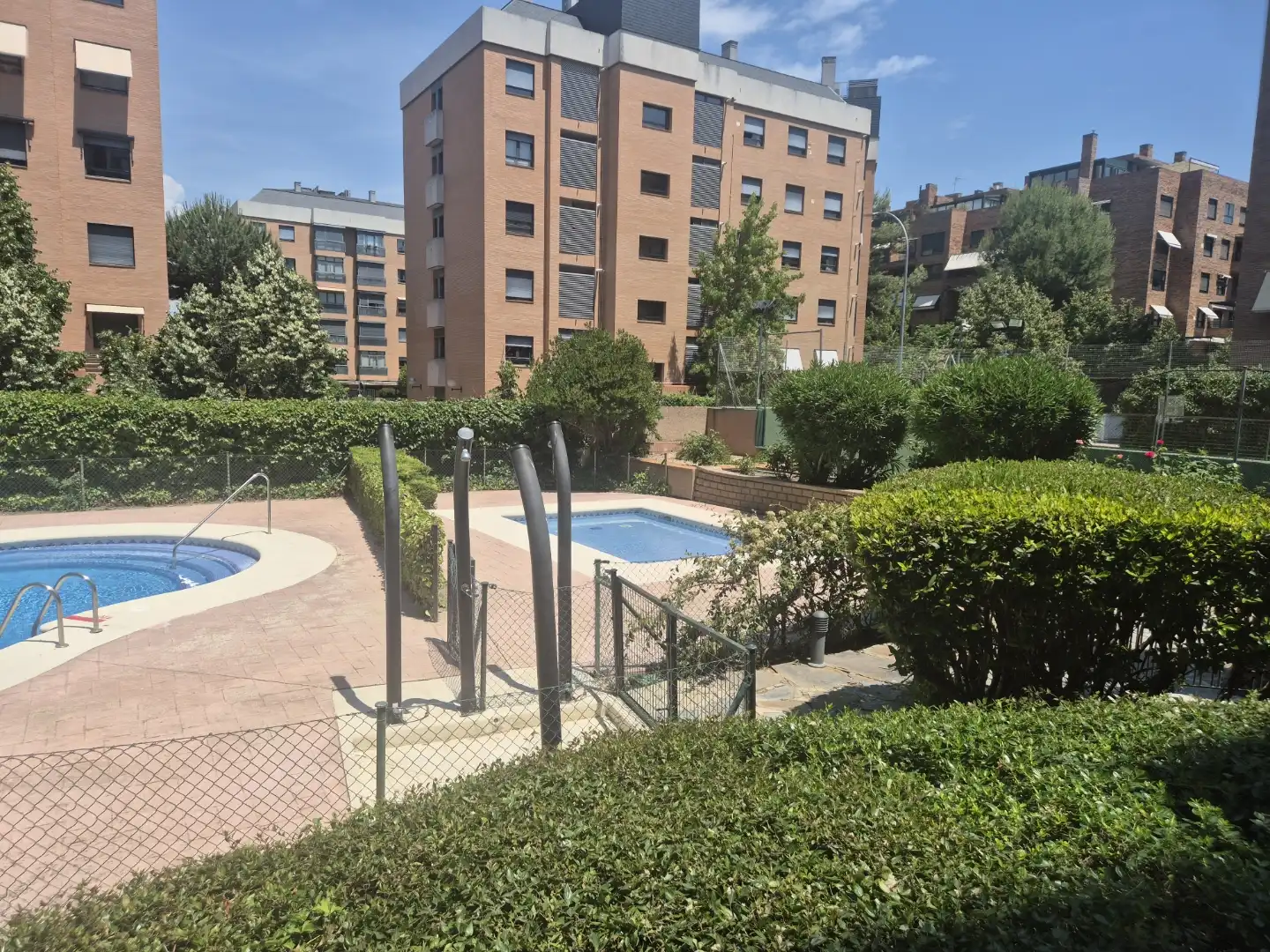 Piscina de Pis de lloguer en Madrid amb Aire condicionat, Calefacció i Traster