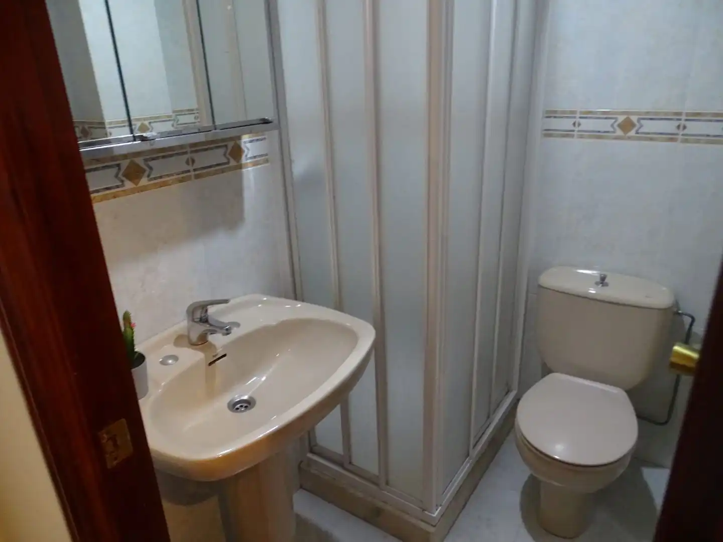 Flat for rent in Rúa de Eugenio Kraff, 4, As Travesas - Balaídos Bathroom of Flat for rent in Vigo with Heating, Parquet flooring and Furnished