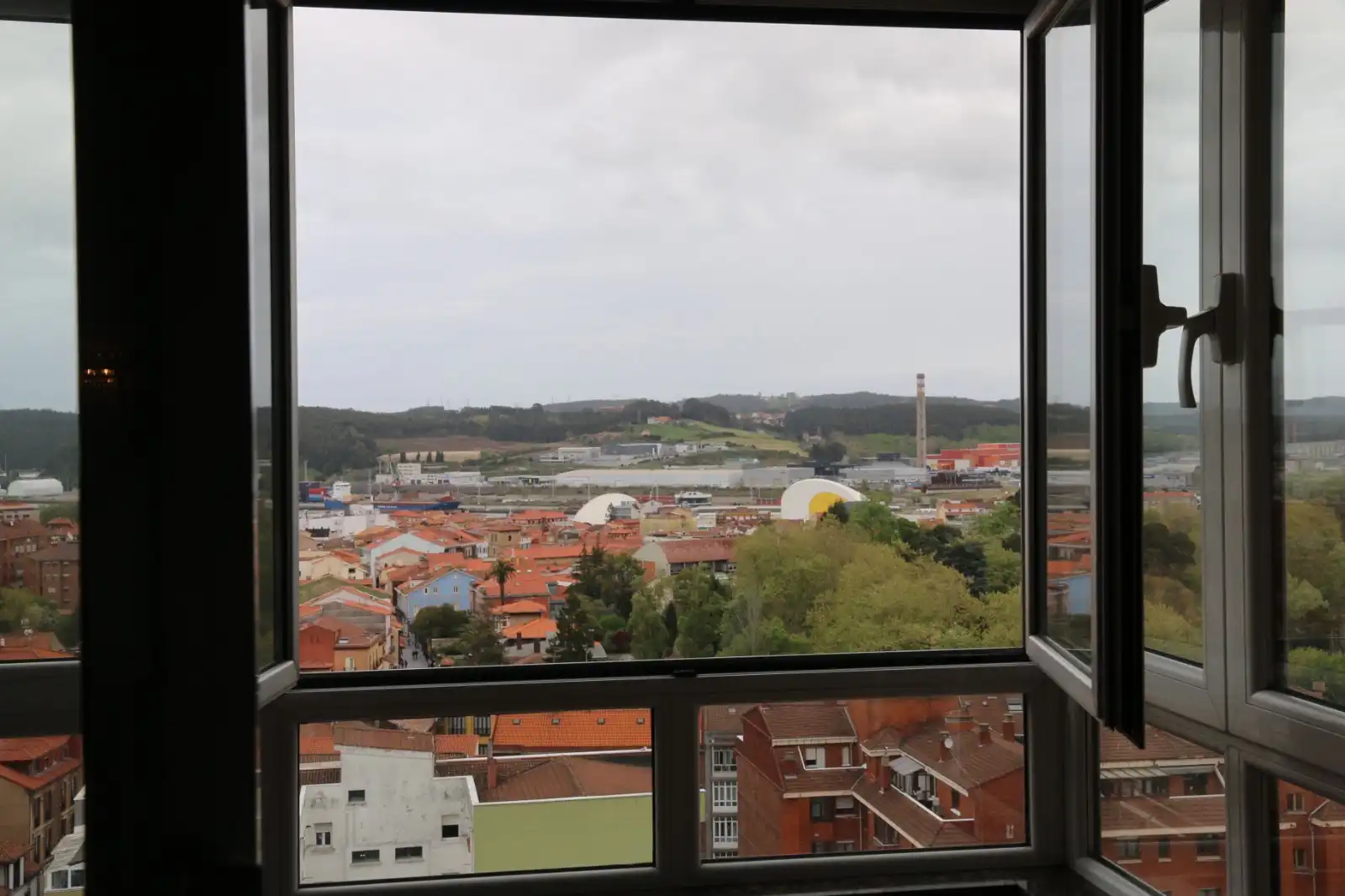 Flat for sale in Avenida Portugal, 15, Avilés Bedroom of Flat for sale in Avilés with Balcony