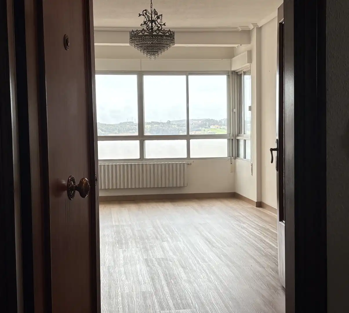 Flat for sale in Avenida Portugal, 15, Avilés Bedroom of Flat for sale in Avilés with Balcony