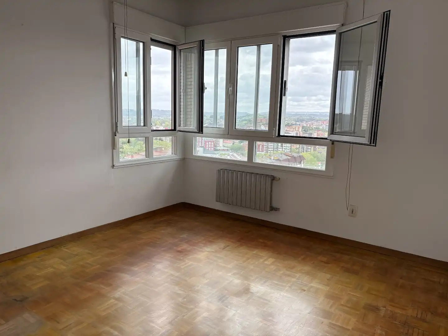 Flat for sale in Avenida Portugal, 15, Avilés Bedroom of Flat for sale in Avilés with Balcony