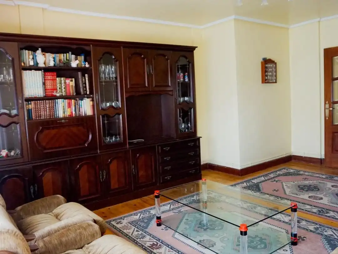 Piso en venta en Kandela Zubieta Kalea, 31, Centro Urbano - Hirigunea Sala de estar de Piso en venta en Leioa con Terraza y Balcón