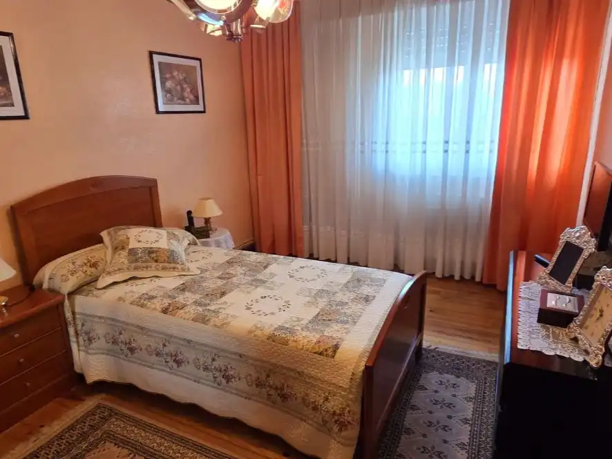 Piso en venta en Kandela Zubieta Kalea, 31, Centro Urbano - Hirigunea Habitación de Piso en venta en Leioa con Terraza y Balcón