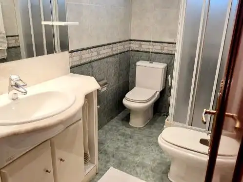 Piso en venta en Kandela Zubieta Kalea, 31, Centro Urbano - Hirigunea Baño de Piso en venta en Leioa con Terraza y Balcón