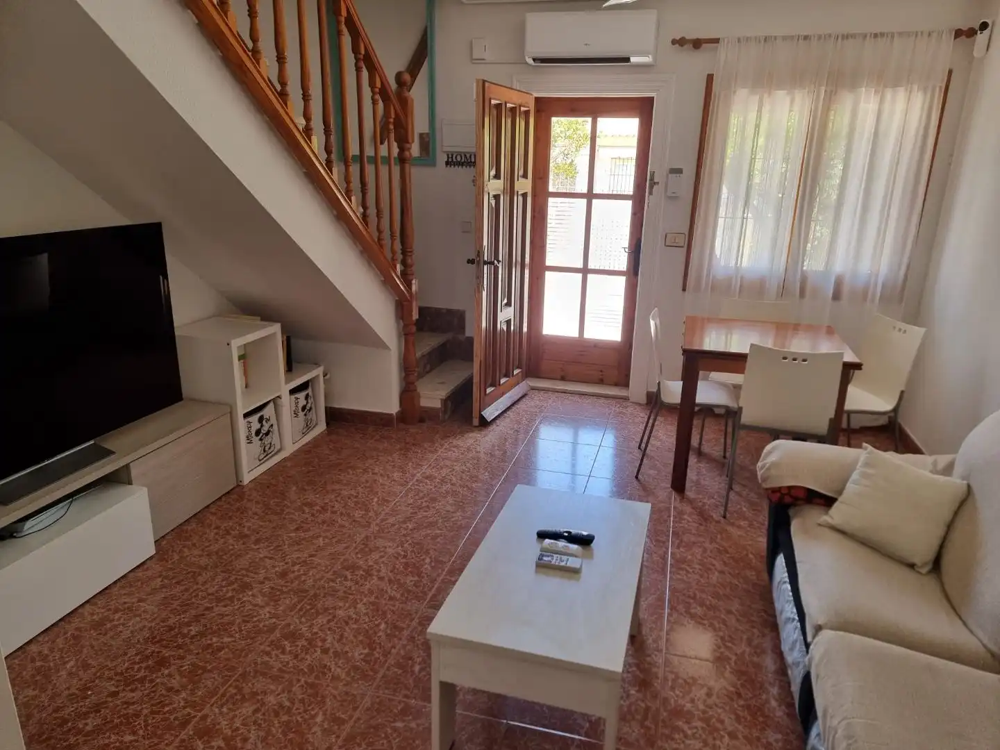Einfamilien-Reihenhaus zur Miete in Calle Río Sena, 12, Los Cuarteros Einfamilien-Reihenhaus zur Miete in San Pedro del Pinatar mit Klimaanlage, Heizung und Privatgarten