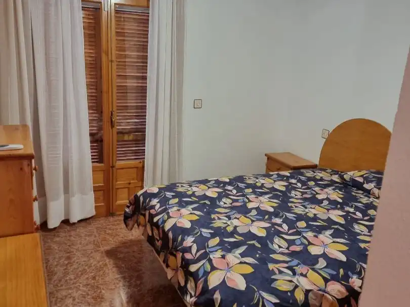 Einfamilien-Reihenhaus zur Miete in Calle Río Sena, 12, Los Cuarteros Schlafzimmer von Einfamilien-Reihenhaus zur Miete in San Pedro del Pinatar mit Klimaanlage, Heizung und Privatgarten
