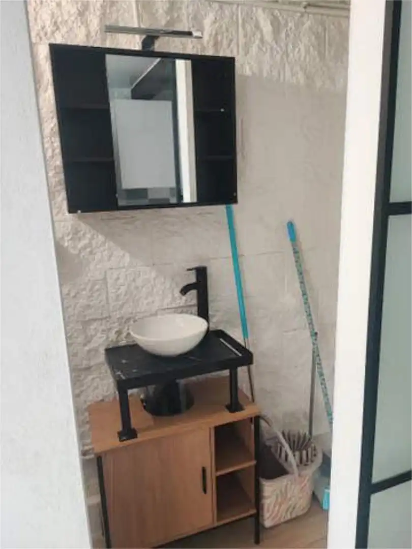 Loft de alquiler en Los Ángeles - Cruz de Caravaca Baño de Loft de alquiler en Almería con Calefacción, Terraza y Amueblado