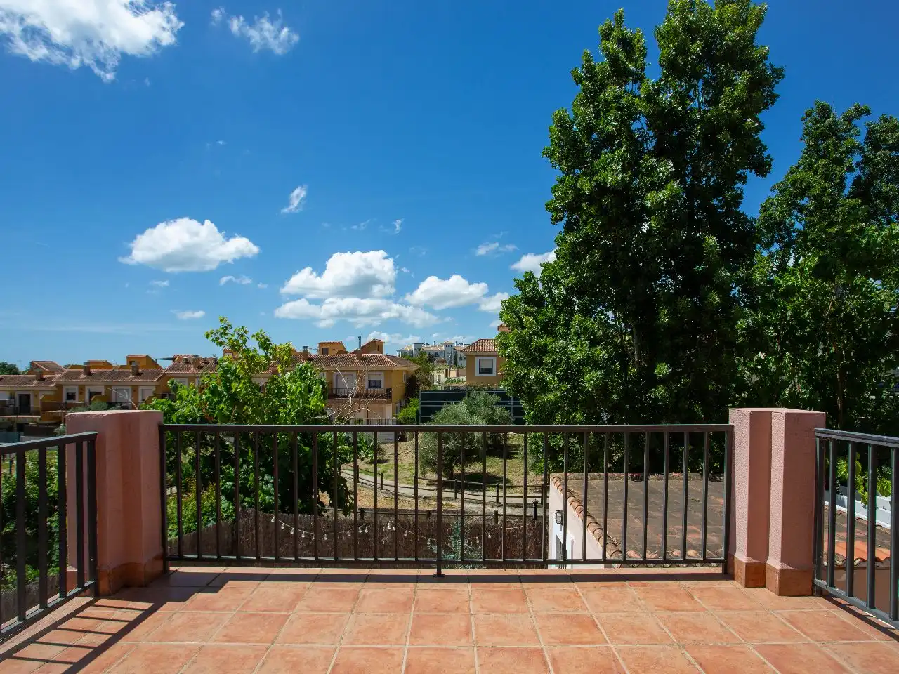 Terrassa de Casa o xalet en venda en Manilva amb Aire condicionat, Terrassa i Piscina