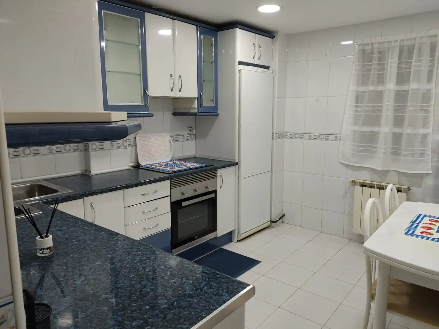 Cocina de Piso de alquiler en Valladolid con Calefacción, Parquet y Amueblado