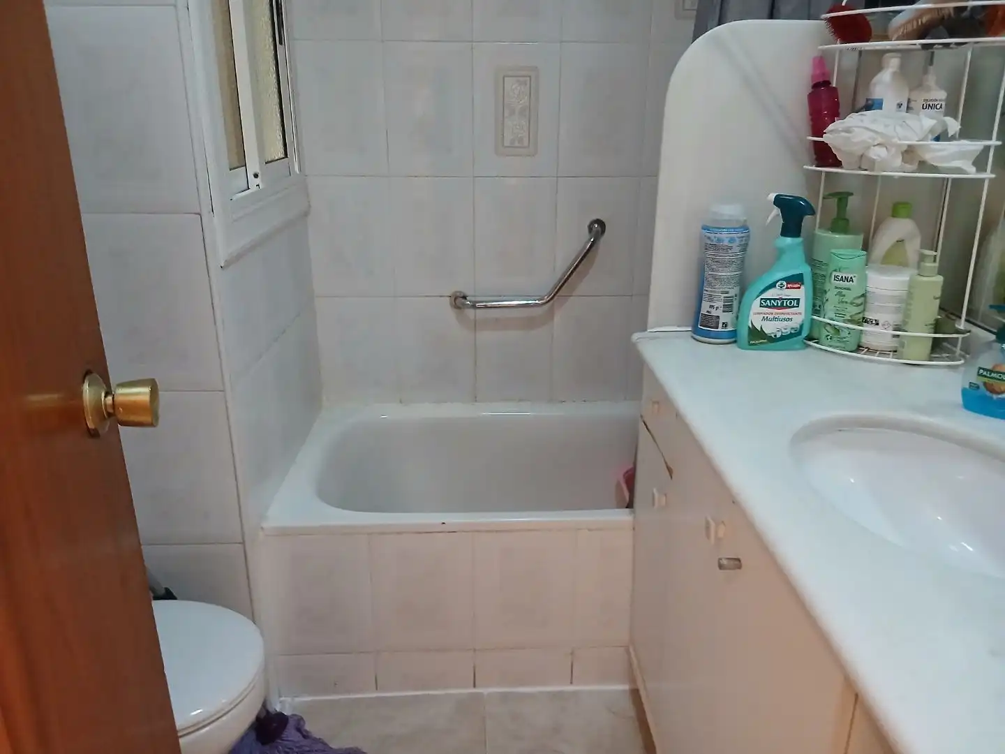 Pis en venda a Carrer del Turó de la Trinitat, 44, Trinitat Vella Bany de Pis en venda en Barcelona Capital amb Aire condicionat