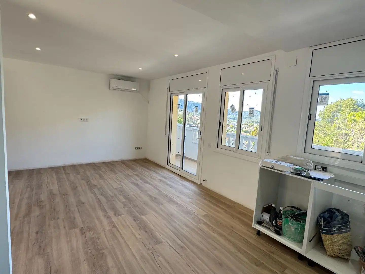 Wohnzimmer von Wohnung zum Verkauf in Canyelles mit Klimaanlage, Privatgarten und Terrasse