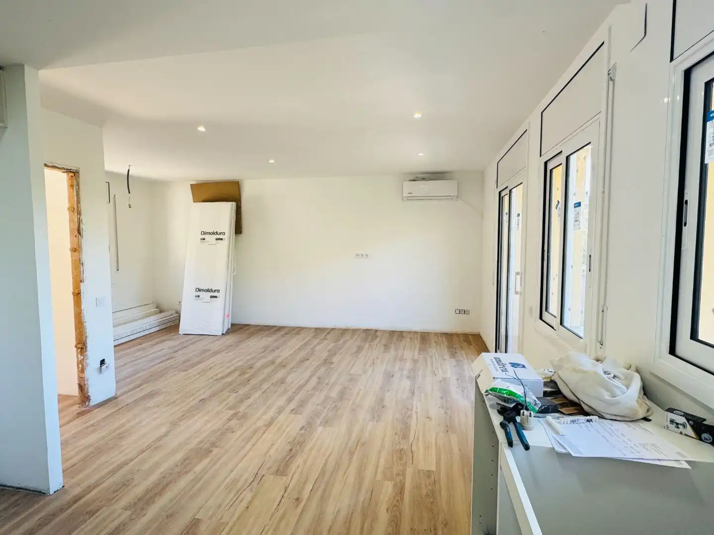 Wohnung zum Verkauf in Canyelles mit Klimaanlage, Privatgarten und Terrasse