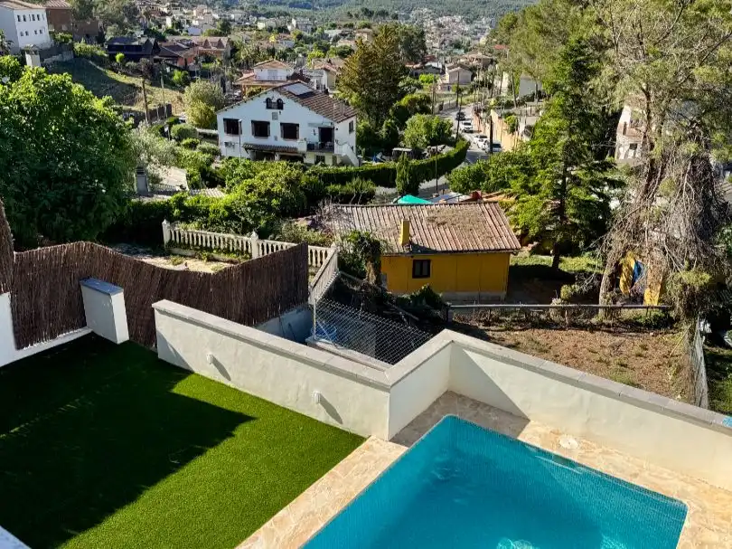 Schwimmbecken von Wohnung zum Verkauf in Canyelles mit Klimaanlage, Privatgarten und Terrasse