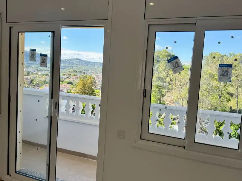 Terrasse von Wohnung zum Verkauf in Canyelles mit Klimaanlage, Privatgarten und Terrasse