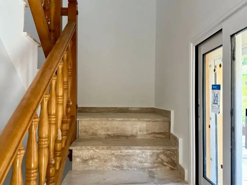 Wohnung zum Verkauf in Canyelles mit Klimaanlage, Privatgarten und Terrasse