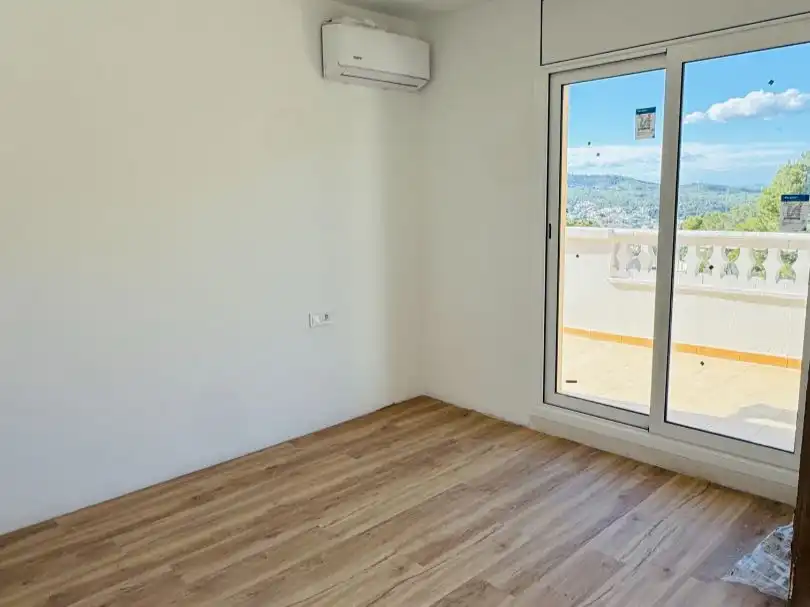 Terrasse von Wohnung zum Verkauf in Canyelles mit Klimaanlage, Privatgarten und Terrasse