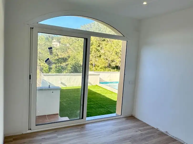 Terrasse von Wohnung zum Verkauf in Canyelles mit Klimaanlage, Privatgarten und Terrasse
