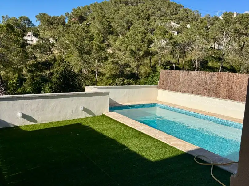 Schwimmbecken von Wohnung zum Verkauf in Canyelles mit Klimaanlage, Privatgarten und Terrasse