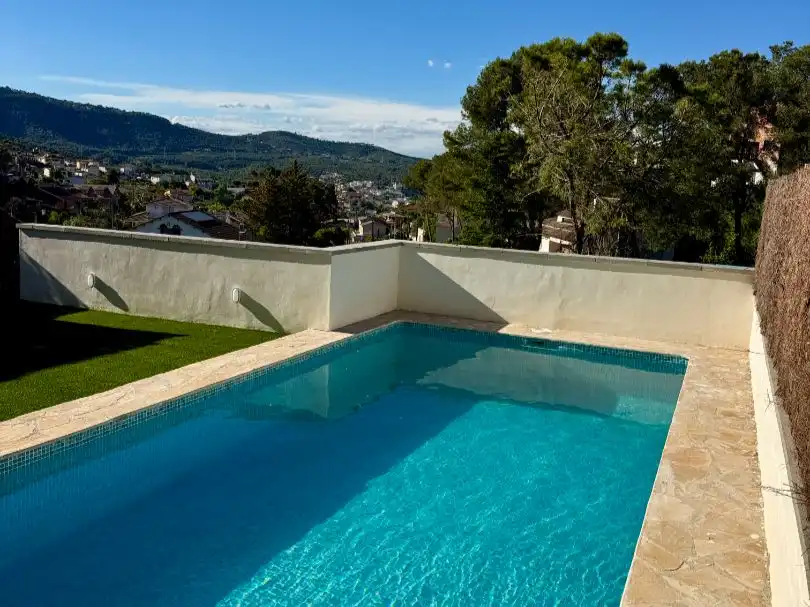 Schwimmbecken von Wohnung zum Verkauf in Canyelles mit Klimaanlage, Privatgarten und Terrasse