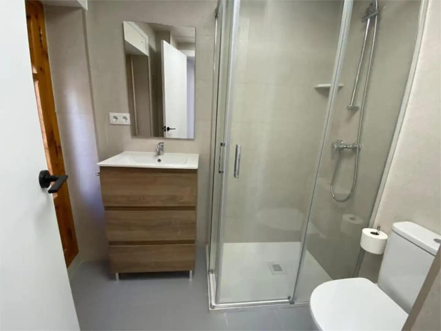 Wohnung zum Verkauf in La Vila Badezimmer von Wohnung zum Verkauf in Alzira mit Terrasse