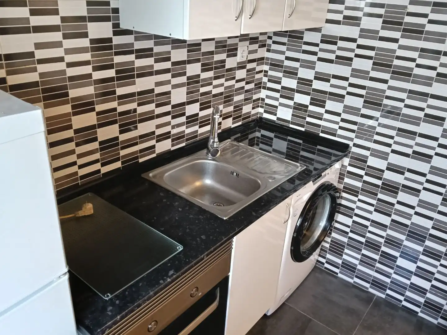 Kitchen of Flat for sale in  Madrid Capital  with Terrace and Swimming Pool