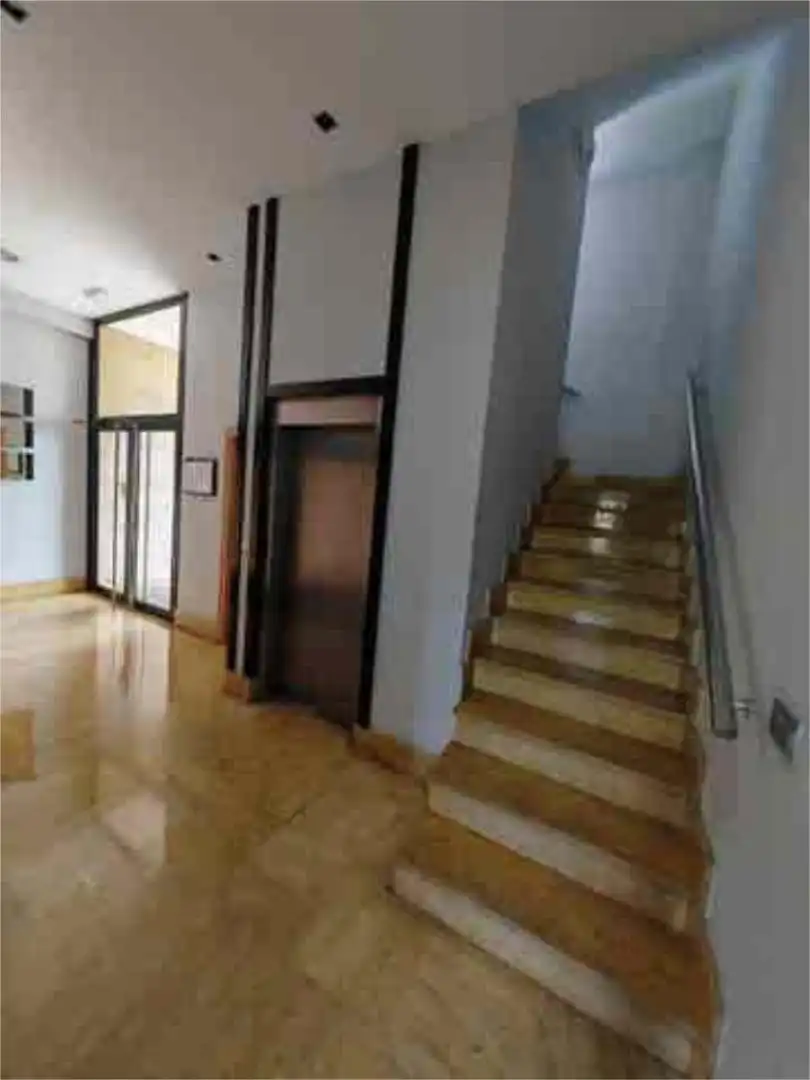 Wohnung zum Verkauf in Barrio del Centro Wohnung zum Verkauf in Gijón mit Heizung, Privatgarten und Abstellraum