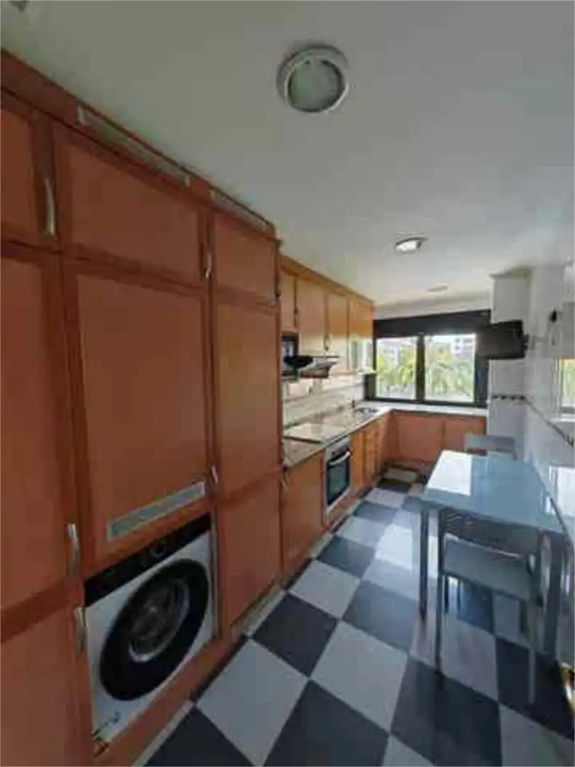 Wohnung zum Verkauf in Barrio del Centro Küche von Wohnung zum Verkauf in Gijón mit Heizung, Privatgarten und Abstellraum
