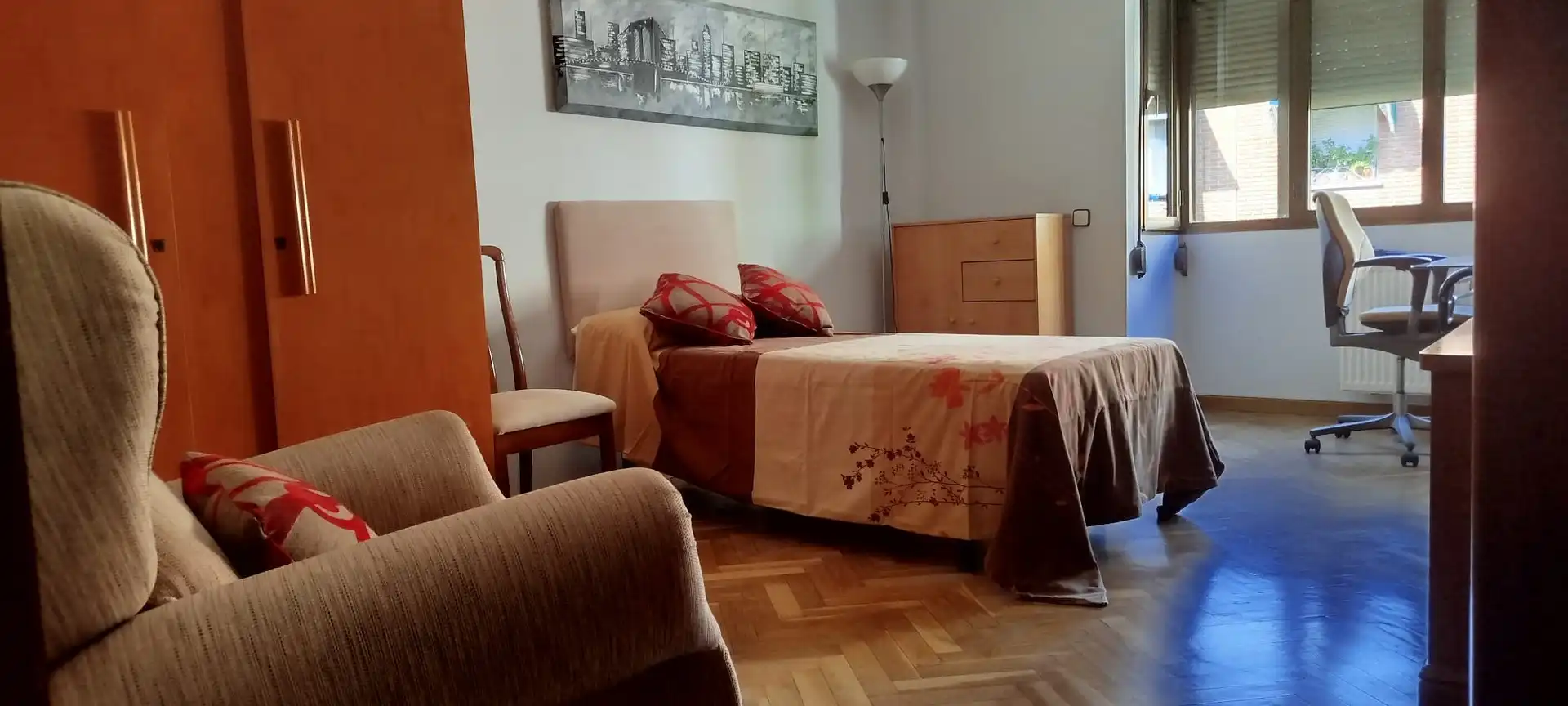 Habitació a Paseo de los Olivos, 53, Puerta del Ángel Habitació a Paseo de los Olivos, 53, Puerta del Ángel