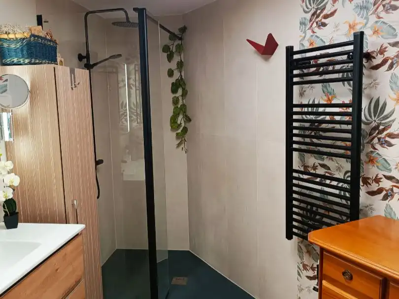 Apartamento de alquiler en Calle Virgen de las Injurias, 8, Goteta Baño de Apartamento de alquiler en Alicante / Alacant con Aire acondicionado, Calefacción y Parquet