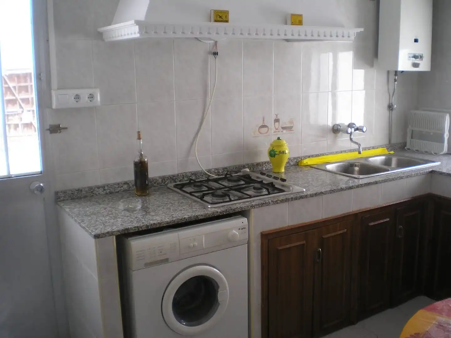 Casa adosada en venda a Calle Lorenzo Irisarri, 23, Constantina Cuina de Casa adosada en venda en Constantina amb Terrassa