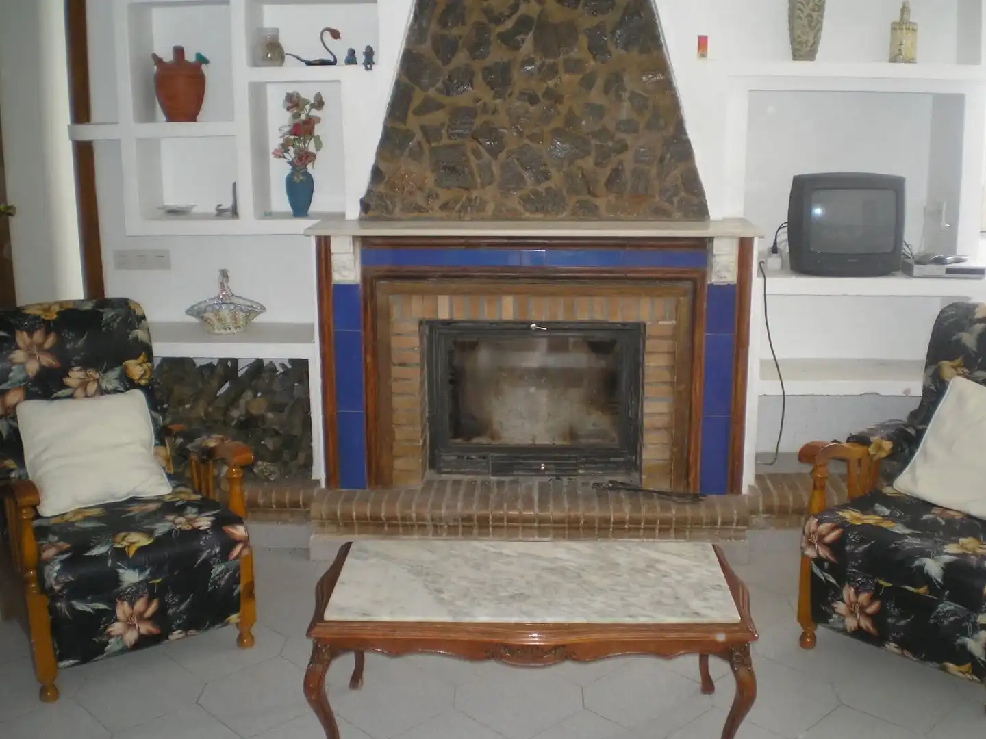 Casa adosada en venda a Calle Lorenzo Irisarri, 23, Constantina Sala d'estar de Casa adosada en venda en Constantina amb Terrassa