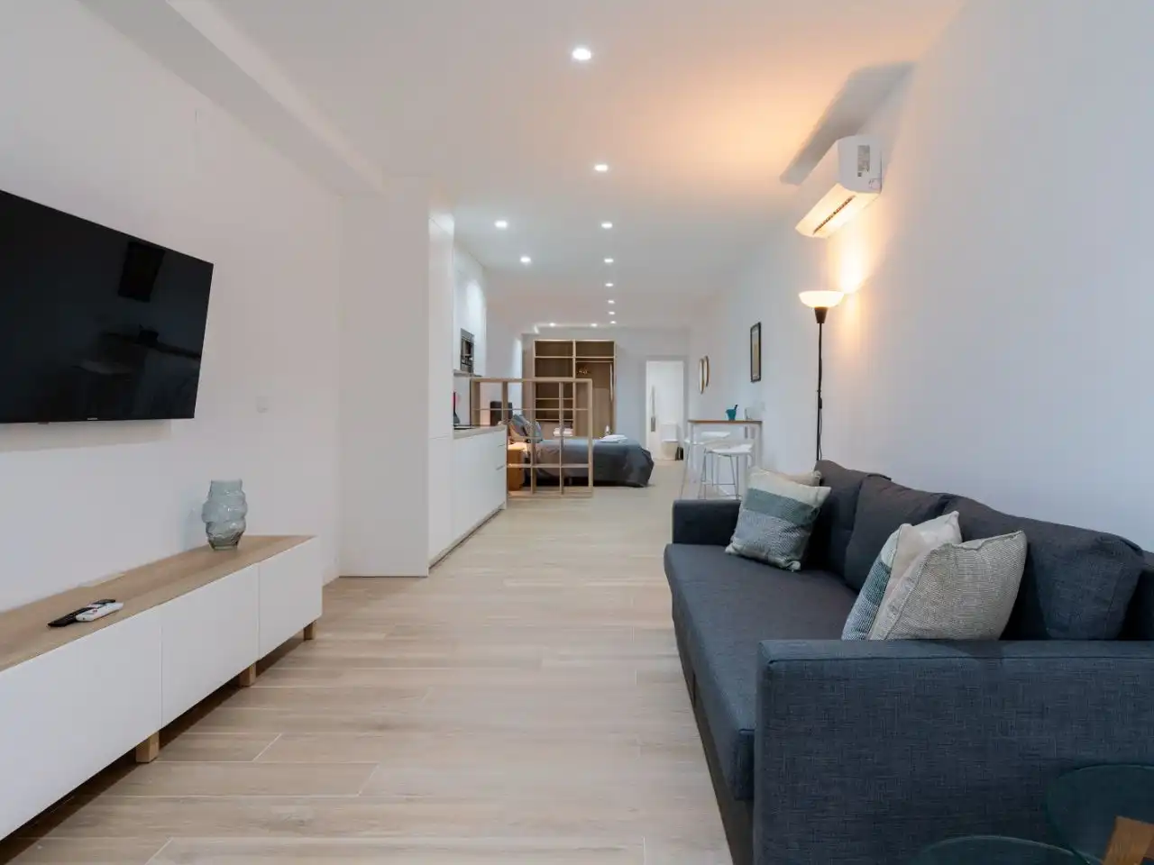 Apartament de lloguer a Calle San Bernardo, 24, San Bernardo Sala d'estar de Apartament de lloguer en Sevilla amb Aire condicionat, Calefacció i Parquet