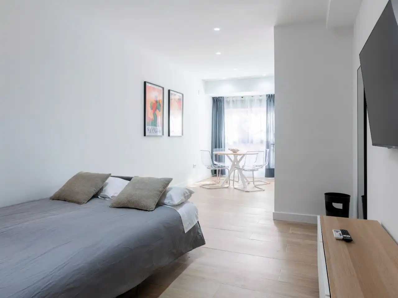 Apartament de lloguer a Calle San Bernardo, 24, San Bernardo Dormitori de Apartament de lloguer en Sevilla amb Aire condicionat, Calefacció i Parquet