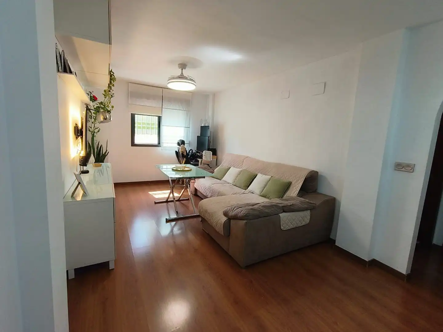 Wohnung zum Verkauf in Calle Palencia, 23, Las Tres Cruces Wohnzimmer von Wohnung zum Verkauf in Armilla mit Klimaanlage