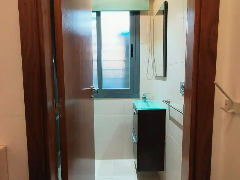 Wohnung zum Verkauf in Calle Palencia, 23, Las Tres Cruces Badezimmer von Wohnung zum Verkauf in Armilla mit Klimaanlage