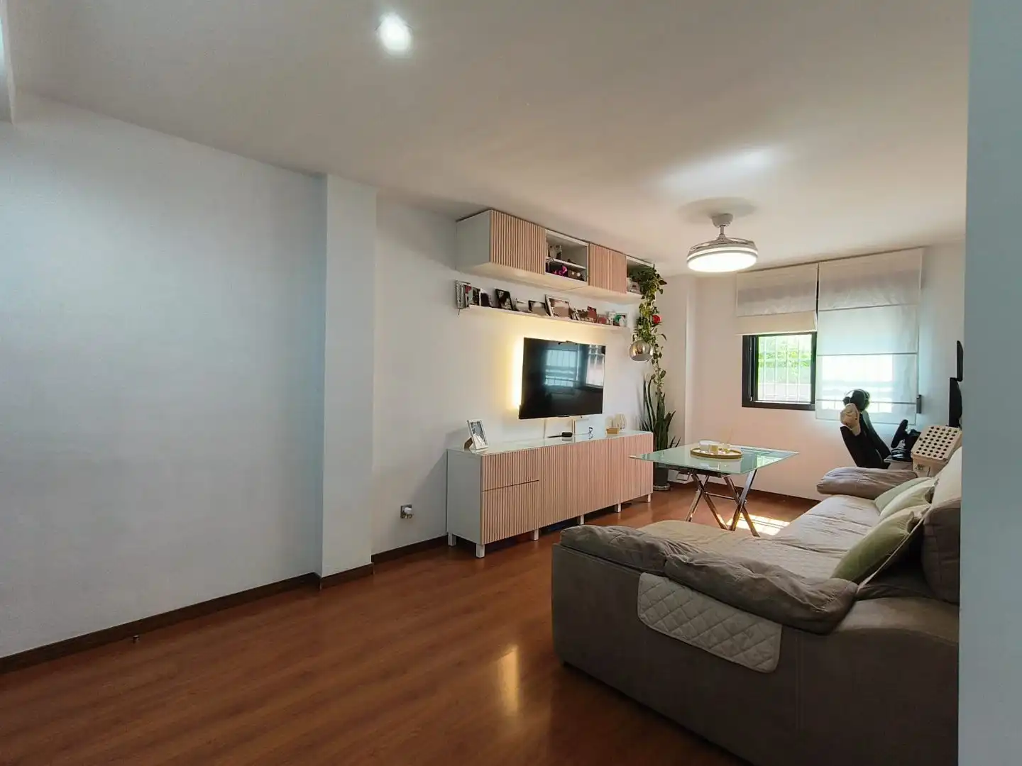 Wohnung zum Verkauf in Calle Palencia, 23, Las Tres Cruces Wohnzimmer von Wohnung zum Verkauf in Armilla mit Klimaanlage