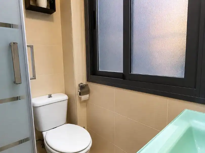Wohnung zum Verkauf in Calle Palencia, 23, Las Tres Cruces Badezimmer von Wohnung zum Verkauf in Armilla mit Klimaanlage