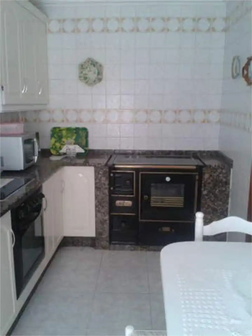 Casa o xalet en venda a Vilasantar Cuina de Casa o xalet en venda en Vilasantar