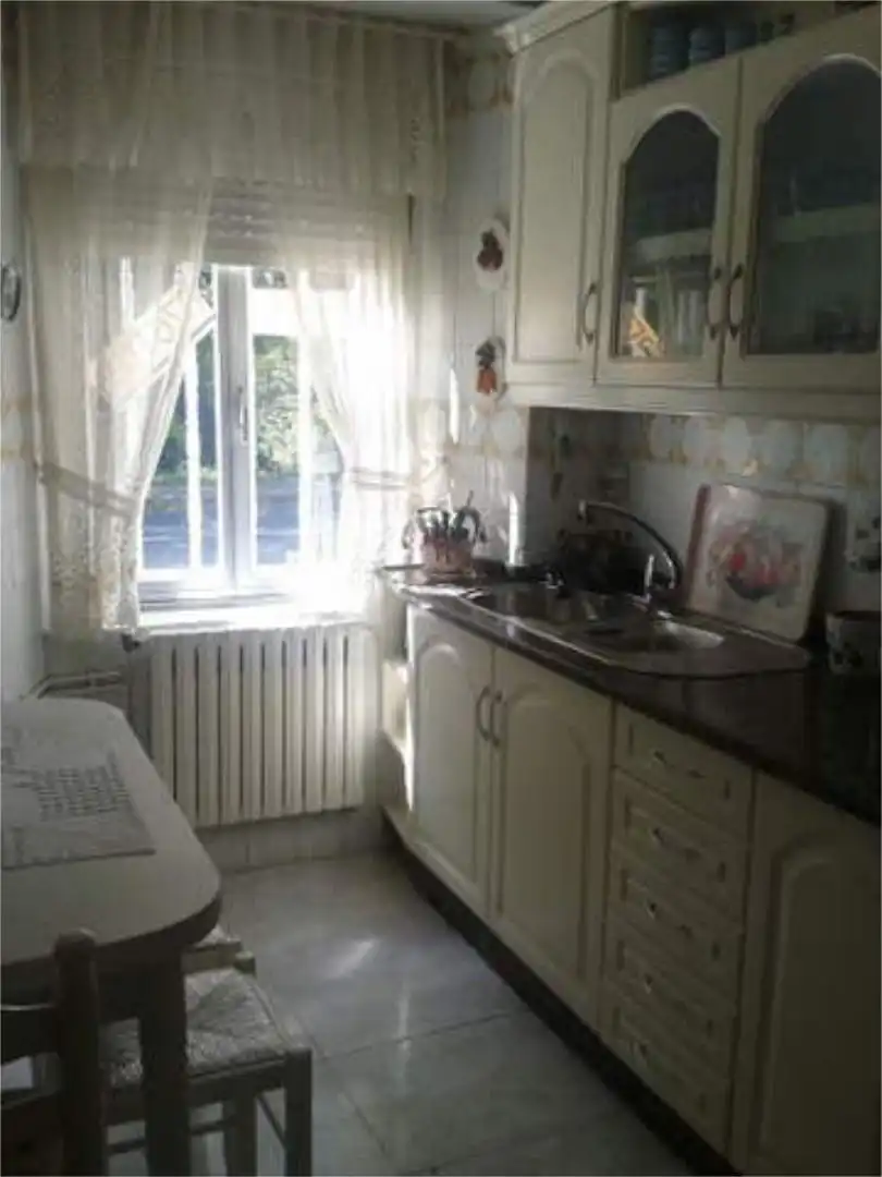 Casa o xalet en venda a Vilasantar Cuina de Casa o xalet en venda en Vilasantar