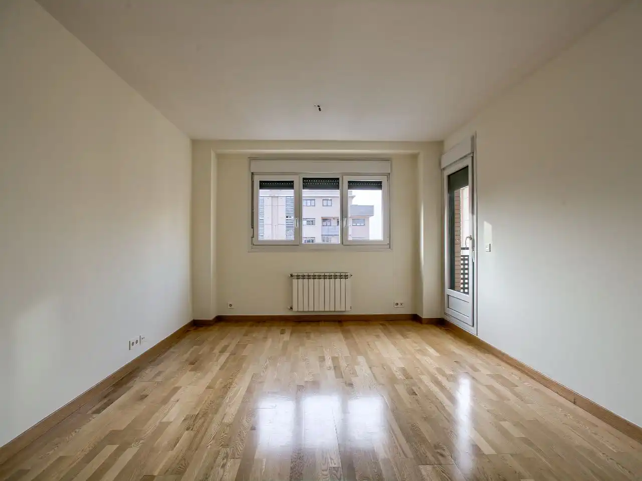 Piso de alquiler en Avenida de la Democracia, 9, Urbanizaciones Sala de estar de Piso de alquiler en Rivas-Vaciamadrid con Aire acondicionado, Calefacción y Parquet