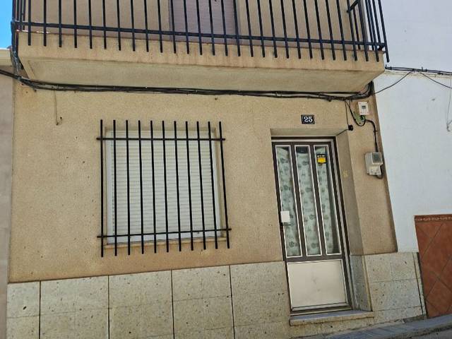 Casa adosada en Venta en Calle Hospital, 25 en Abenójar