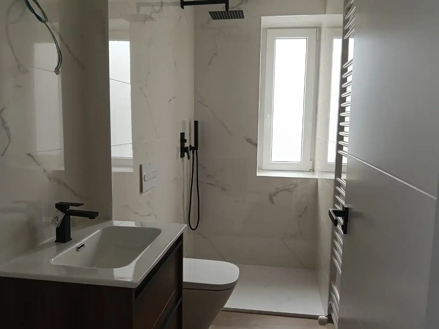 Wohnung zum Verkauf in Calle Arcipreste de Hita, 12, San Claudio - La Chantría Badezimmer von Wohnung zum Verkauf in León Capital mit Terrasse