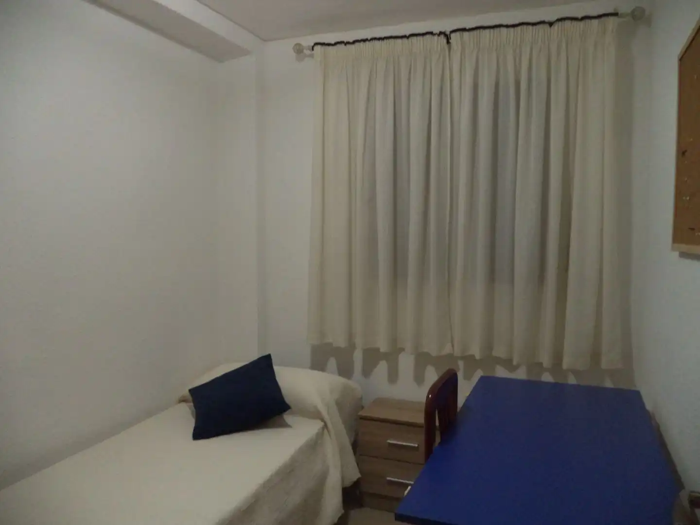 Habitación de Piso para compartir en Córdoba con Aire acondicionado y Amueblado