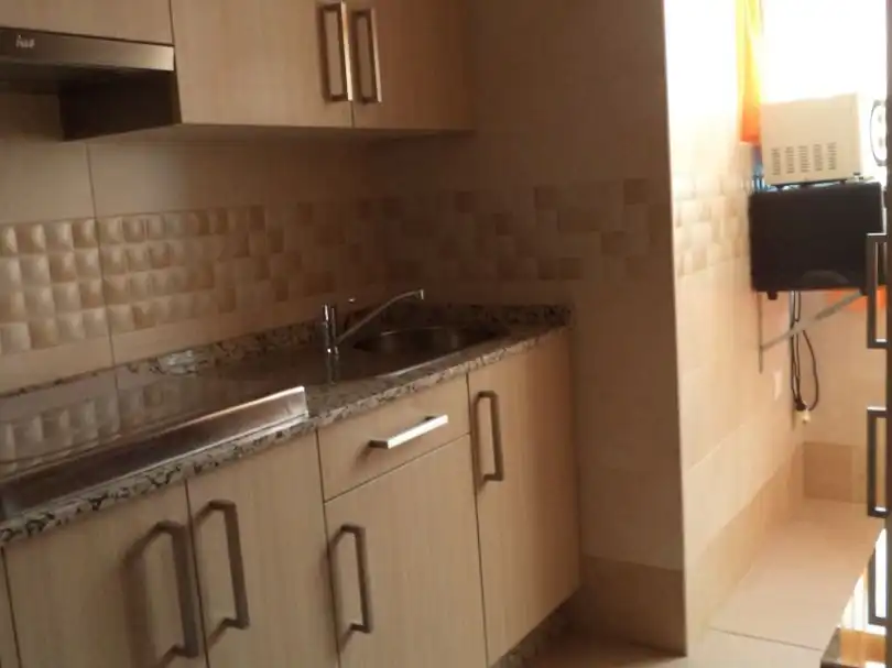 Cocina de Piso para compartir en Córdoba con Aire acondicionado y Amueblado